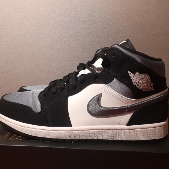 Sold jordan 1 mid - Picture 8 of 11